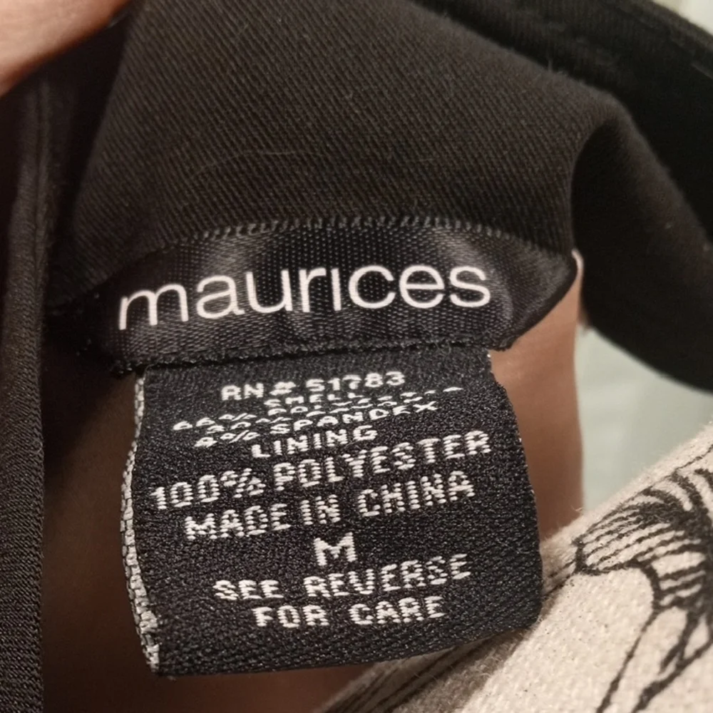 Black Women's Sleeveless Button-Front Vest - Picture 2 of 9